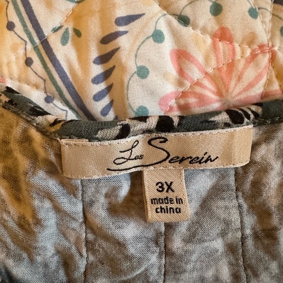 Chic Leopard Print Blouse - Picture 3 of 3